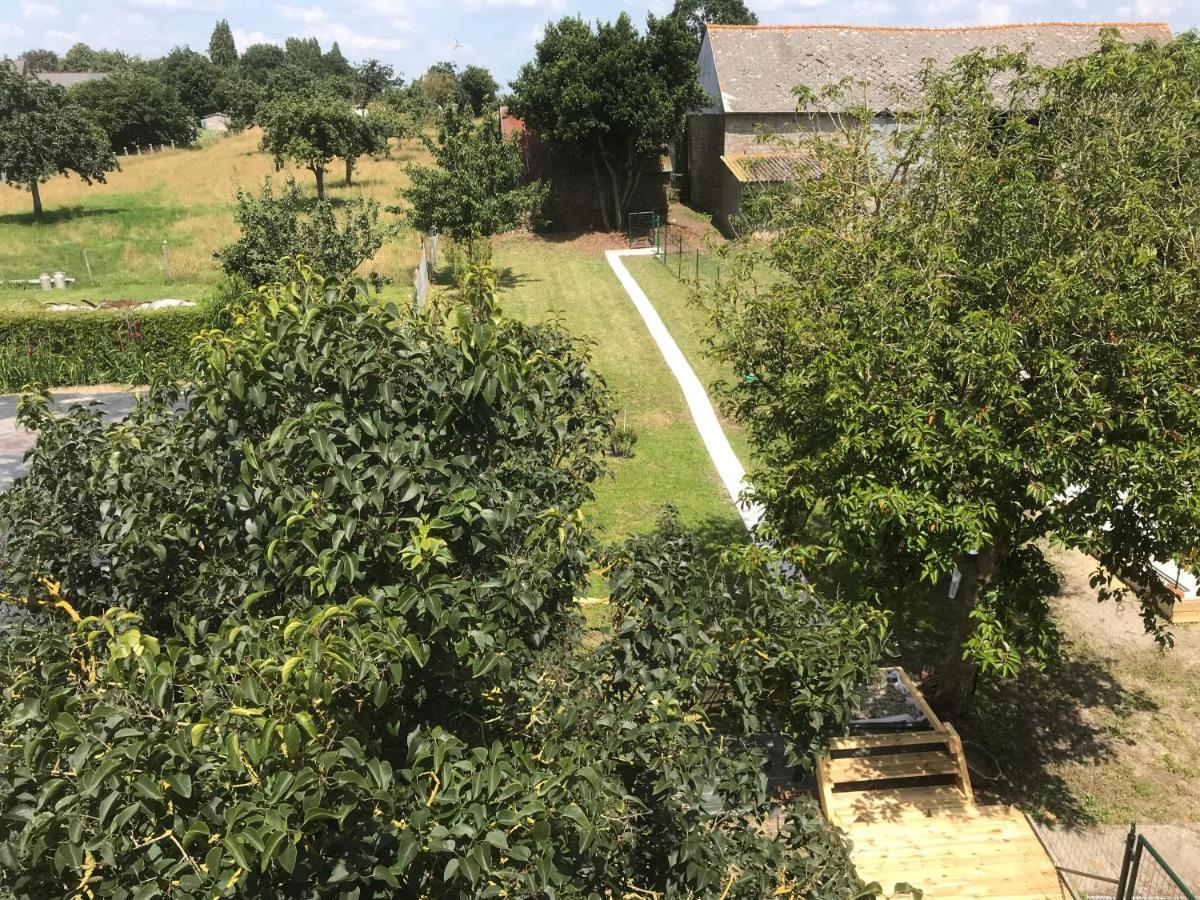 Hebergements Situes A 6 Kms Du Mont Saint Michel Tanis Exterior photo